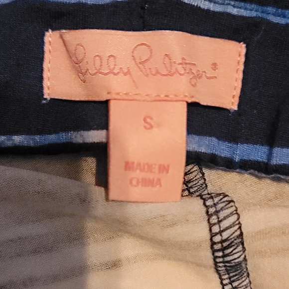 Super cute blue striped off the shoulder Lilly Pulitzer Dress. Size Small. - Picture 2 of 2